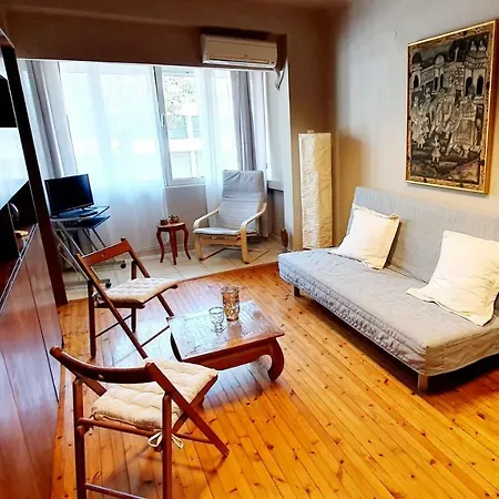 Artistic Flat, Nilie Hospitality Mgmt *
