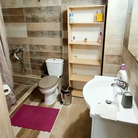 Apartment Artistic Flat, Nilie Hospitality Mgmt *