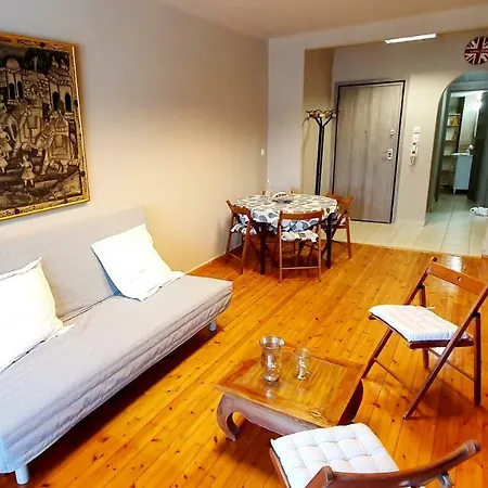 Apartment Artistic Flat, Nilie Hospitality Mgmt