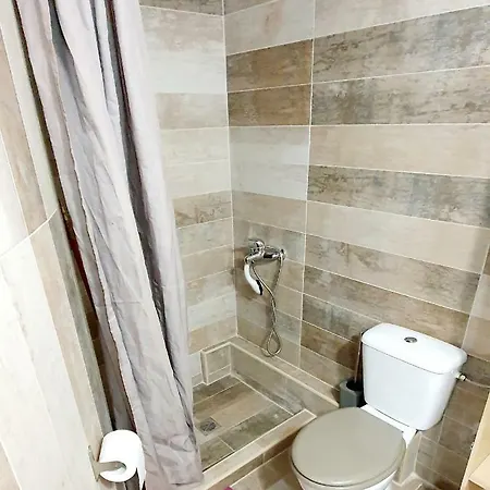 Apartment Artistic Flat, Nilie Hospitality Mgmt *